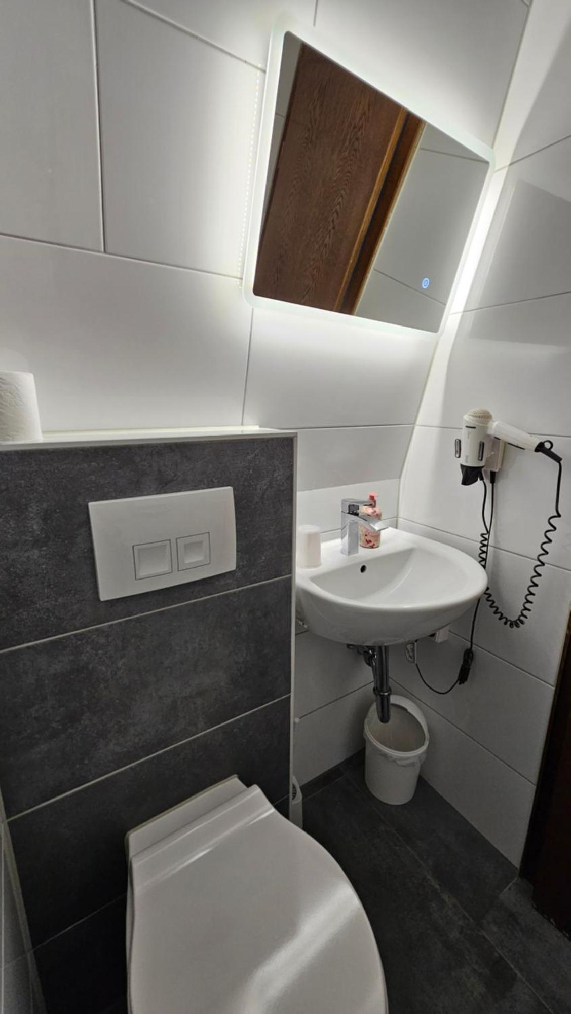 Hotel Koelner Hof มึลไฮม์ อันแดร์ รัวร์ ภายนอก รูปภาพ