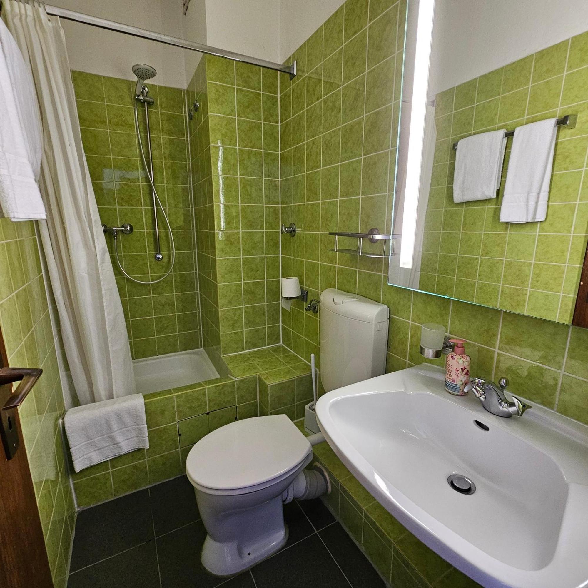 Hotel Koelner Hof มึลไฮม์ อันแดร์ รัวร์ ภายนอก รูปภาพ